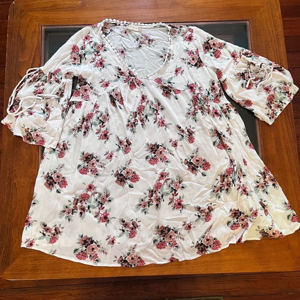 Altar'd State Small Girly Top White Pink So Cute Shirt Blouse